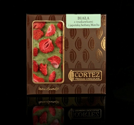 CZEKOLADA BIAŁA Z HERBATĄ MATCHA I TRUSKAWKAMI 85 G
